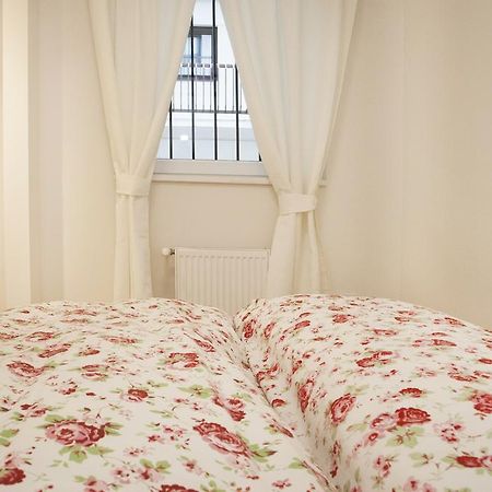 Ilona 2 Bedrooms Apartment In The Center Budapest Esterno foto