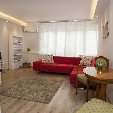Ilona 2 Bedrooms Apartment In The Center Budapest Esterno foto