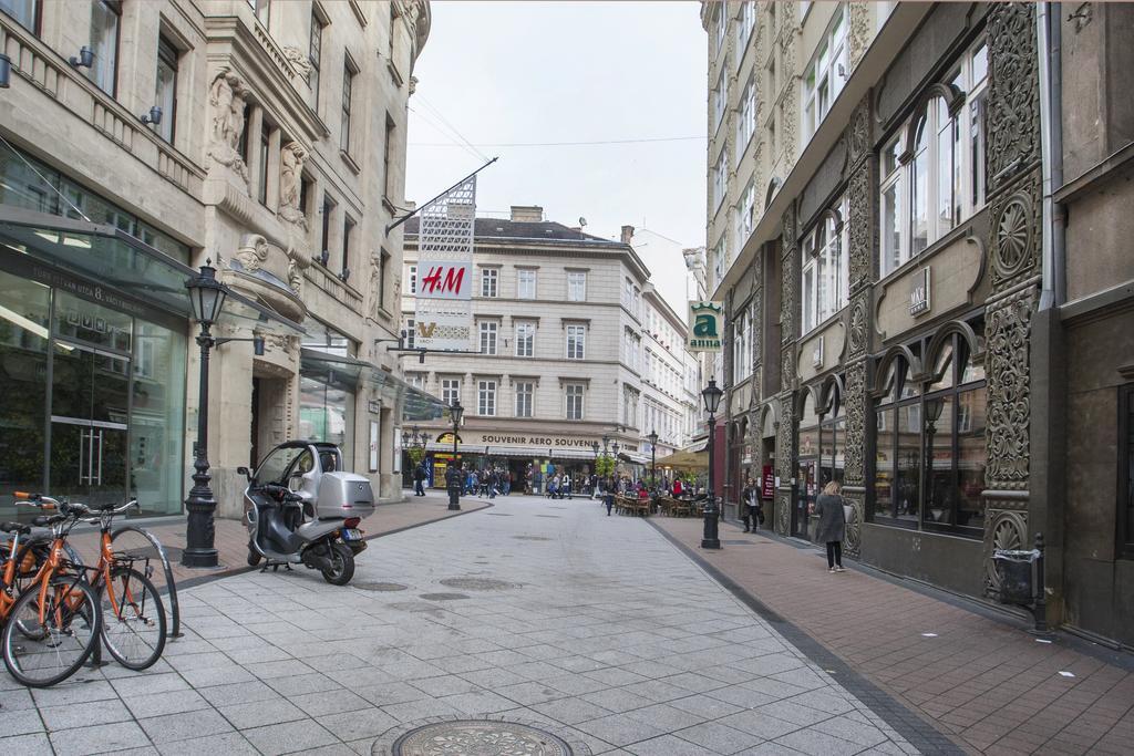 Ilona 2 Bedrooms Apartment In The Center Budapest Esterno foto