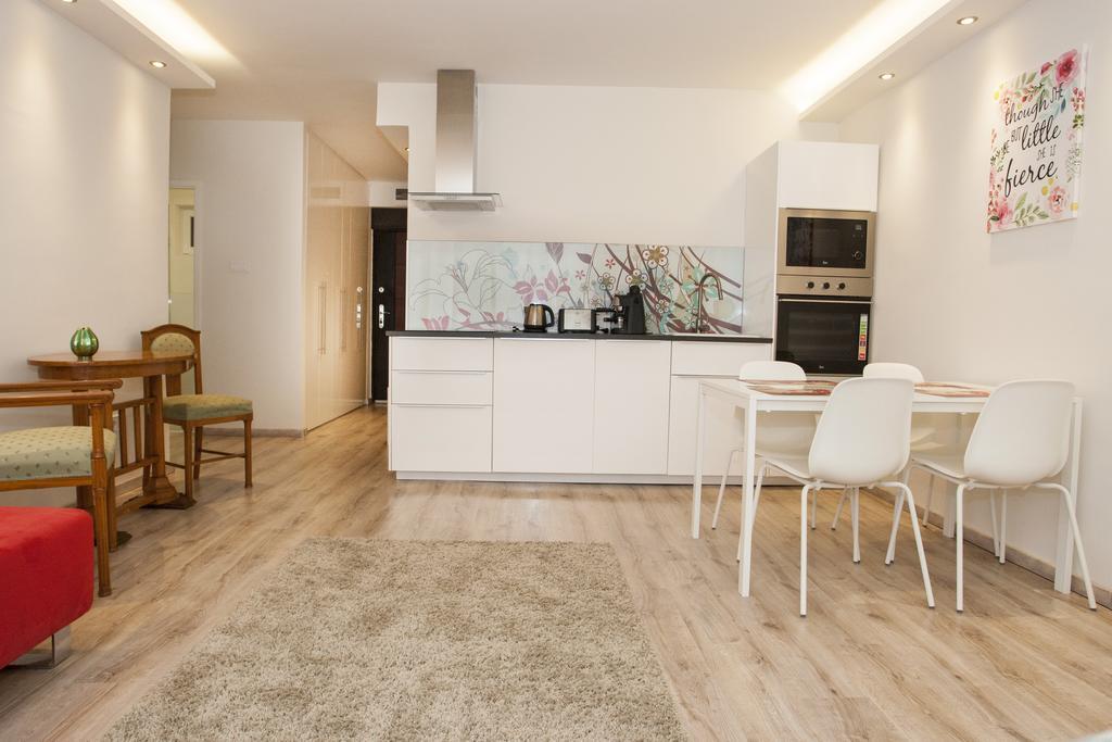 Ilona 2 Bedrooms Apartment In The Center Budapest Esterno foto