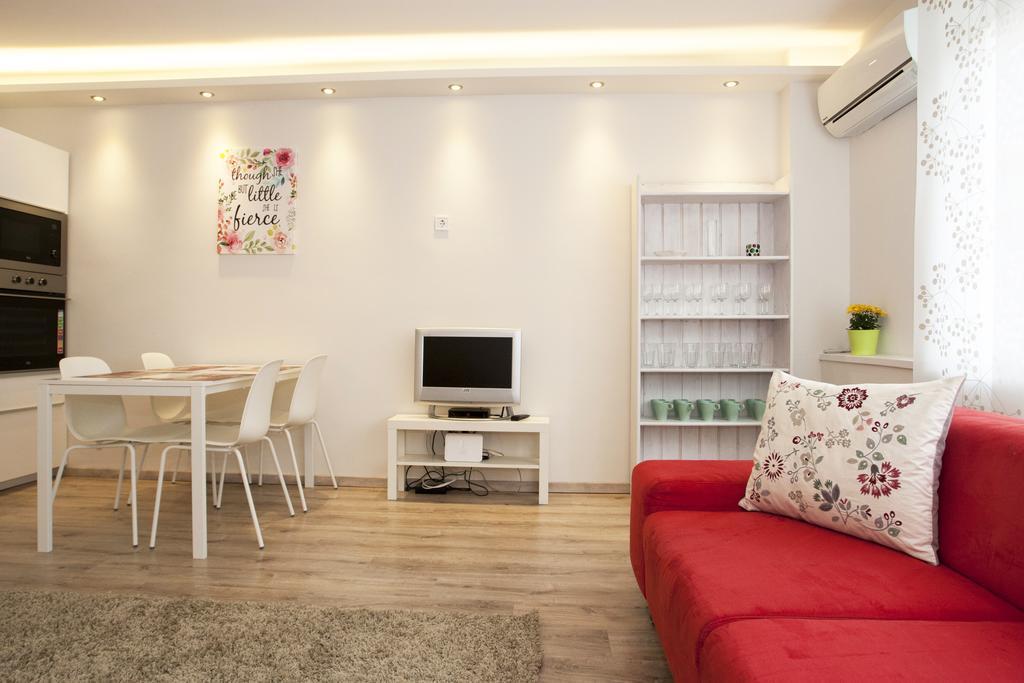 Ilona 2 Bedrooms Apartment In The Center Budapest Esterno foto