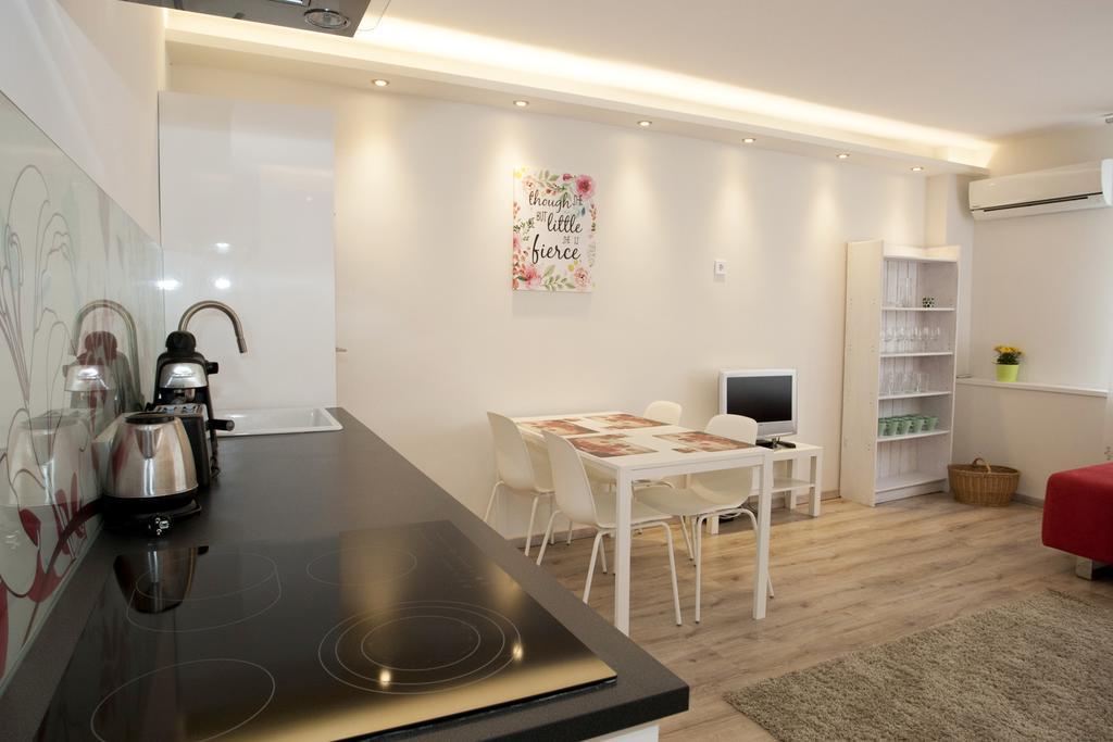 Ilona 2 Bedrooms Apartment In The Center Budapest Esterno foto